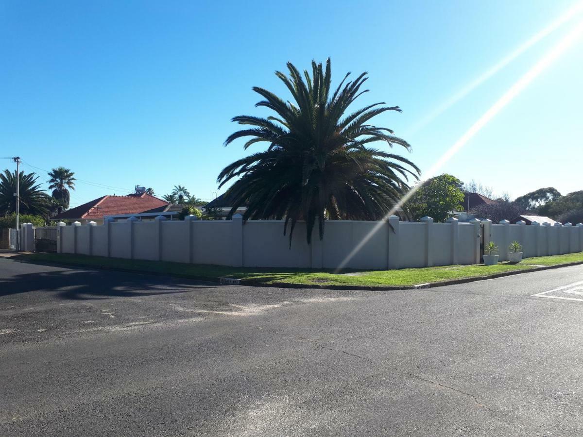Weenen Self-catering * Cape Town