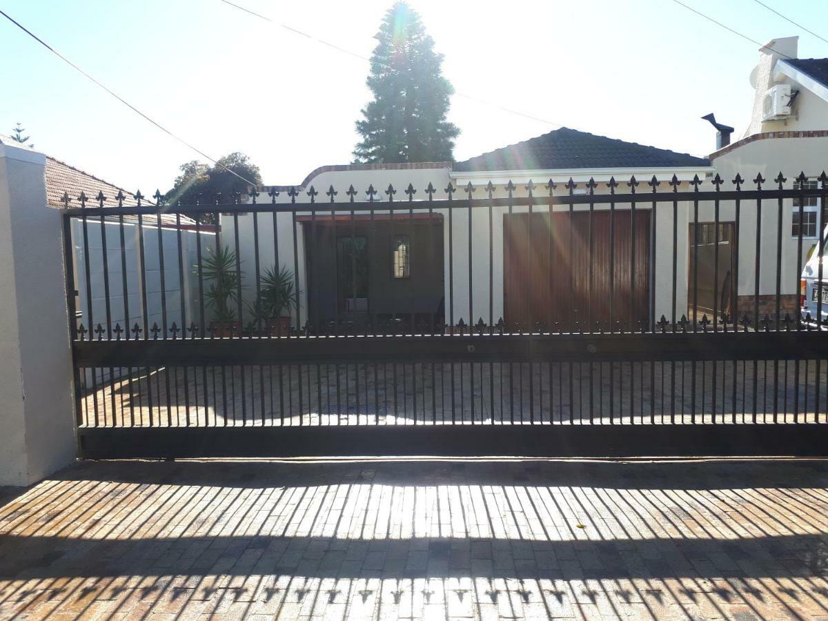 Weenen Self-catering * Cape Town